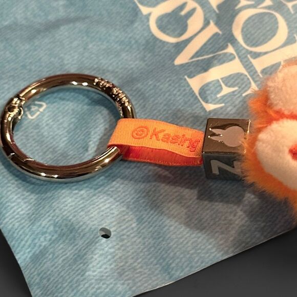 Pop Mart Pin For Love Labubu - Z - Picture 15 of 16